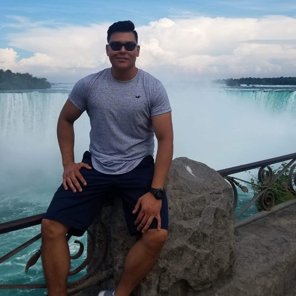 Meet Your Posher, Javier